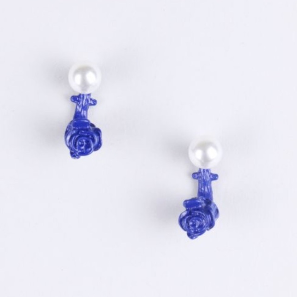 🎉Royal Blue Drop Rose and Faux Pearl Earrings!